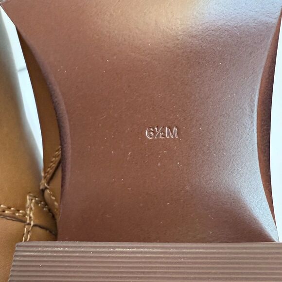 NIB Tory Burch Miller Ankle Booties with Gold Logo Emblem in Dark Tiramisu Brown - Picture 9 of 14